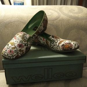 Vintage NWOT Girls Wellco shoes